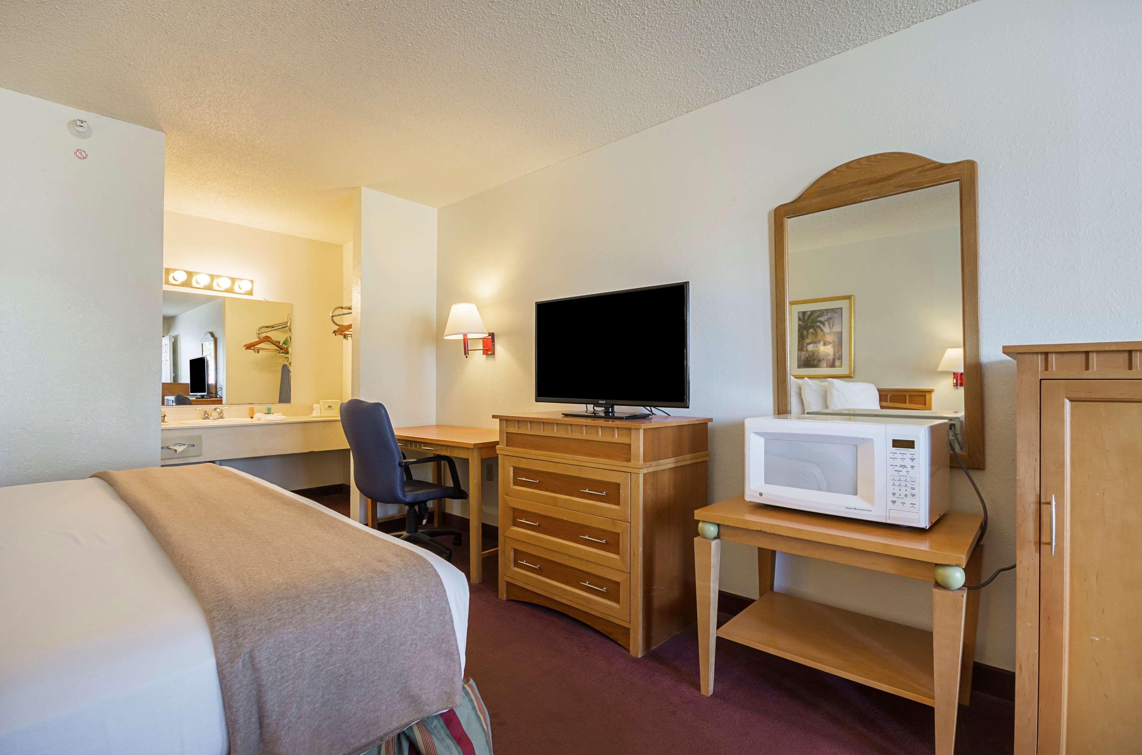 Americas Best Value Inn & Suites Мельбурн Экстерьер фото