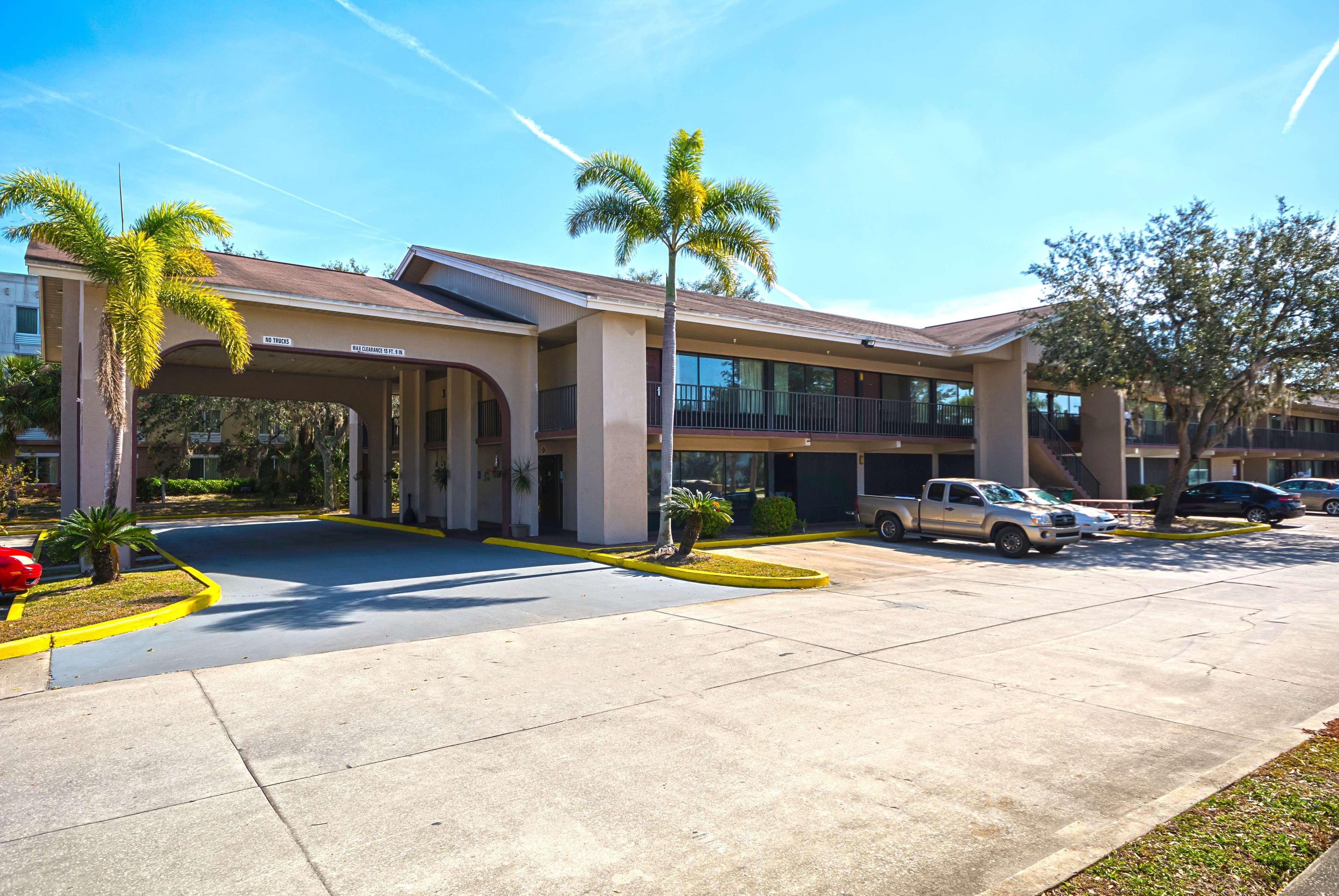 Americas Best Value Inn & Suites Мельбурн Экстерьер фото